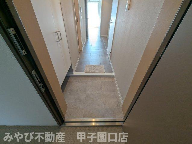 Grande甲子園口　の玄関