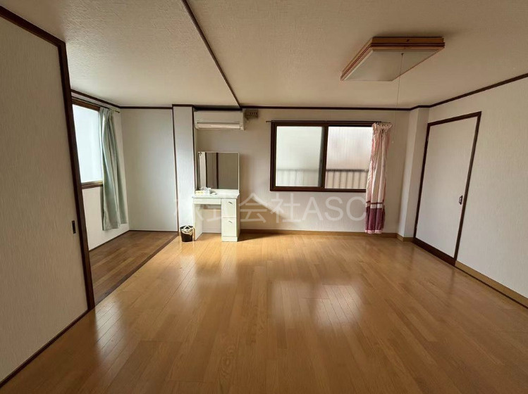東大阪市高井田西　事務所・倉庫の居間・リビング