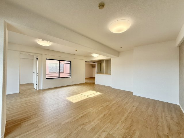 廻間公園南マンションの居間・リビング