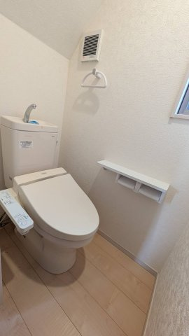 藤岡市小林中古戸建のトイレ|清潔感のあるトイレ