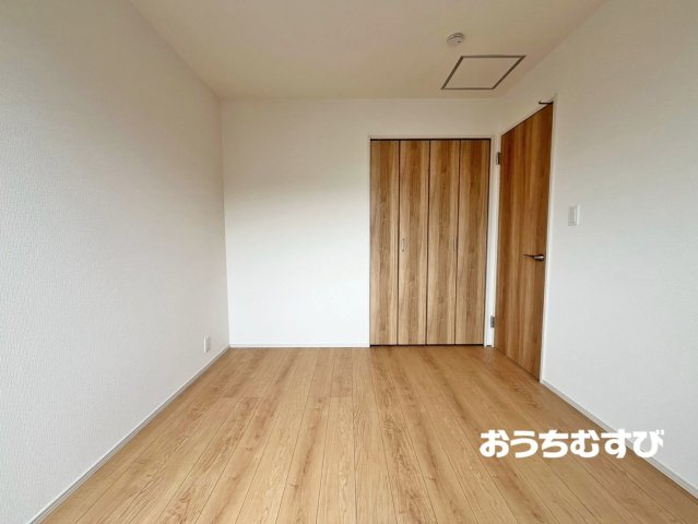 春日井市岩成台5丁目(全3棟)の洋室