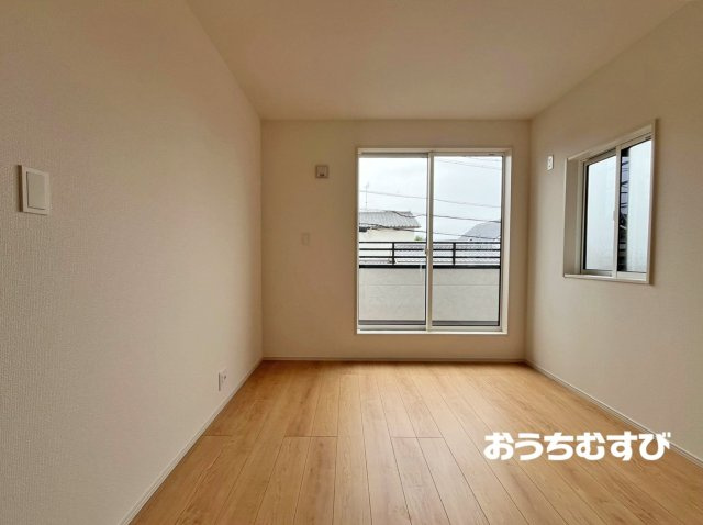 春日井市岩成台5丁目(全3棟)の洋室