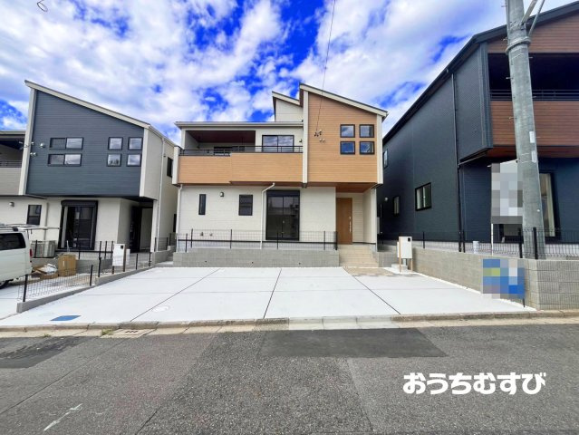 春日井市岩成台5丁目(全3棟)の玄関