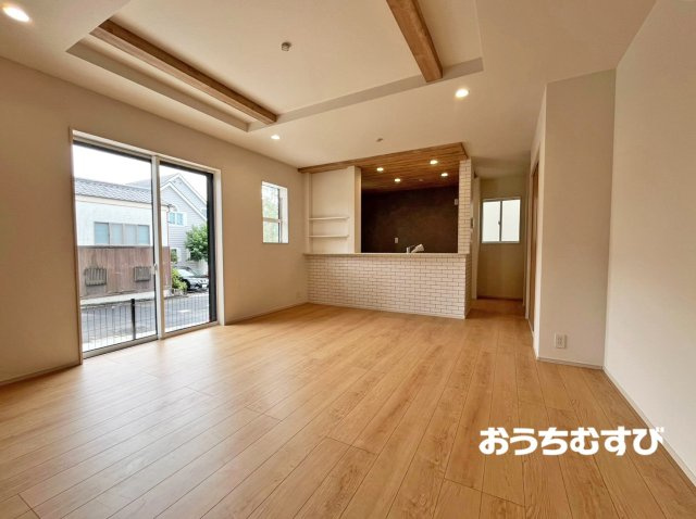 春日井市岩成台5丁目(全3棟)の居間・リビング