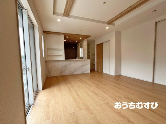 春日井市岩成台5丁目(全3棟)の居間・リビング