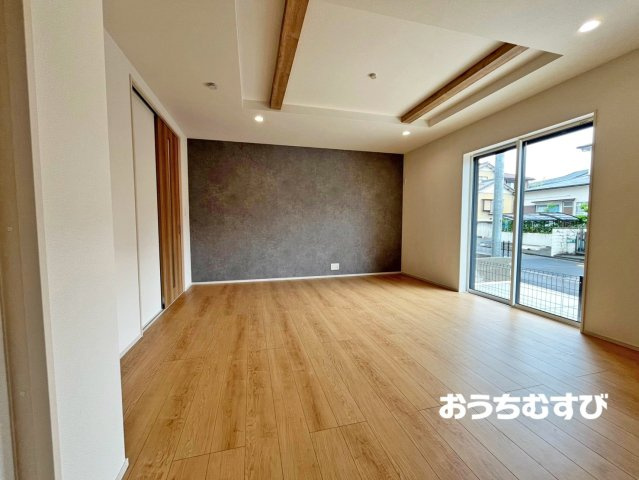 春日井市岩成台5丁目(全3棟)の居間・リビング