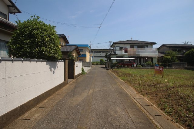 《分譲地》小山市城東3丁目　11期　全2区画の前面道路含む現地写真|北西側道路（2026年5月撮影）