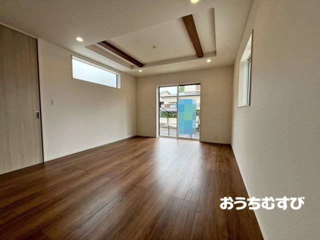 春日井市岩成台5丁目(全3棟)の居間・リビング