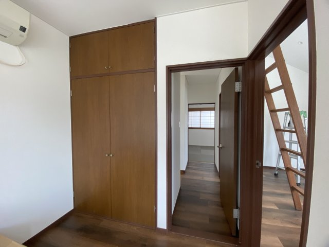 洗練のタイル貼りシルエット【狭山市水野中古戸建2180万円】の収納