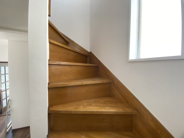 洗練のタイル貼りシルエット【狭山市水野中古戸建2180万円】の内装