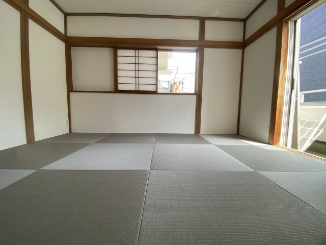洗練のタイル貼りシルエット【狭山市水野中古戸建2180万円】の和室