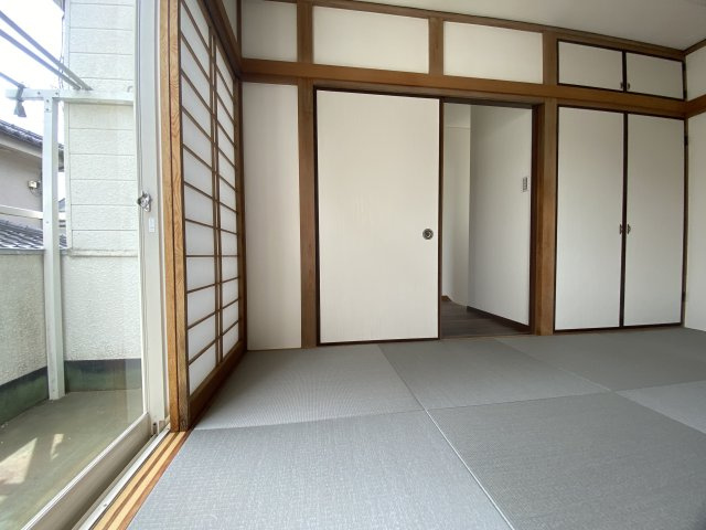 洗練のタイル貼りシルエット【狭山市水野中古戸建2180万円】の和室