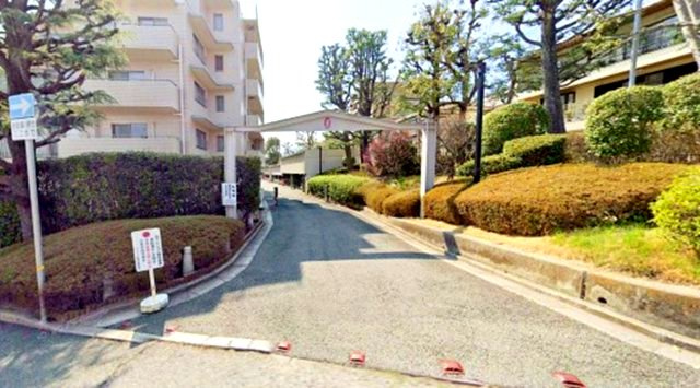 ファミール青谷の駐車場|自走式　平面駐車場