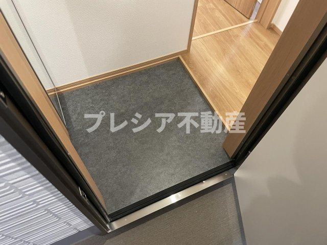 ペルルブランシェ九番町の玄関