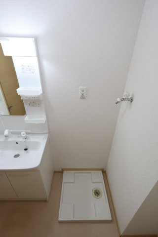 【設備】 | ポーラー・スター | 室内洗濯機置場