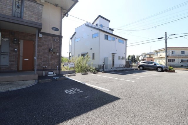 カトルセゾン　Ｂの駐車場