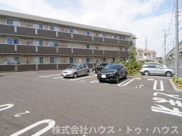 エクウスの駐車場