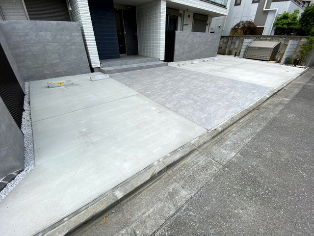ブロッサムテラス　堀の内の駐車場