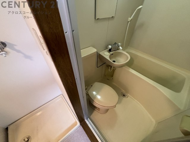 浴室内にトイレがあります☆