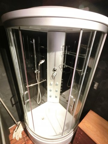 【シャワールーム】
