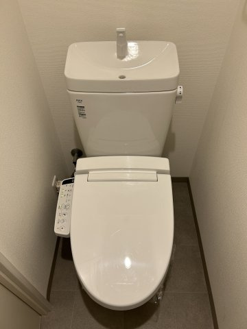 仲介手数料0円！セントフィオーレ上名古屋のトイレ