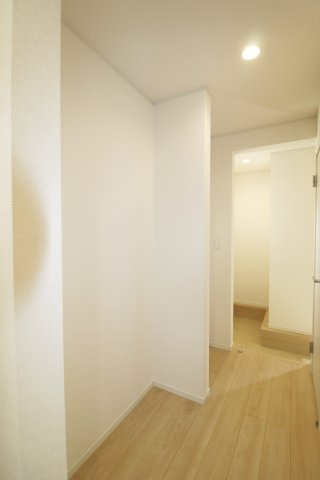 矢吹町一本木第6　　　3号棟　　　善郷小学校、矢吹中学区の収納|1階ファミリークローゼット♪