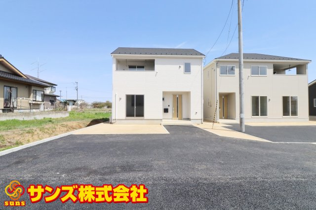 矢吹町一本木第6　　　3号棟　　　善郷小学校、矢吹中学区の外観|南側から見た駐車場を含む外観