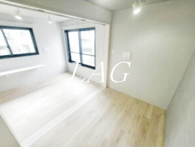 【居間・リビング】 | ＳＱＵＡＲＥ南千住 | 洋室のお部屋です。