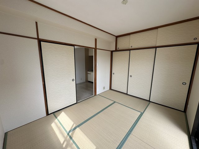 クレスト南浦和弐番館の和室