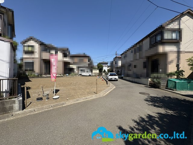茅ヶ崎市香川２丁目の新築一戸建の前面道路含む現地写真