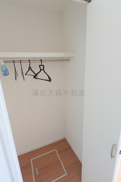 西蒲田戸建の収納|洋室6.2帖のクローゼット