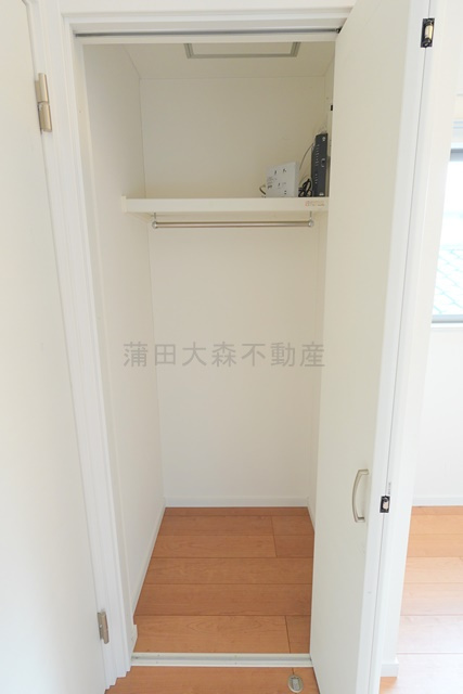 西蒲田戸建の収納|洋室6.1帖のクローゼット