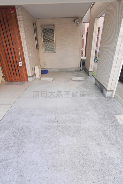 西蒲田戸建の駐車場