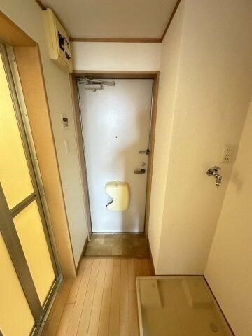ウィステリアＫの玄関