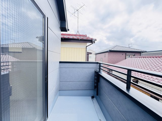 流山市木２丁目新築戸建（木１期）のバルコニー|寝室前南向きバルコニー・日当たり良好♪