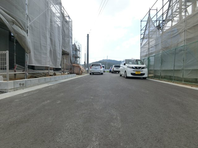 唐津市原５期　11号棟の前面道路含む現地写真|前面道路含む現地写真です