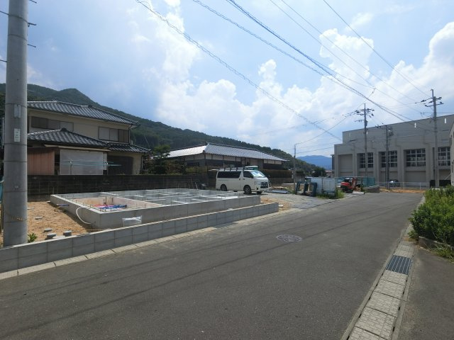 唐津市鏡１０期の前面道路含む現地写真|前面道路含む現地写真です