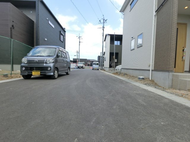 唐津市原５期　11号棟の前面道路含む現地写真|前面道路含む現地写真です