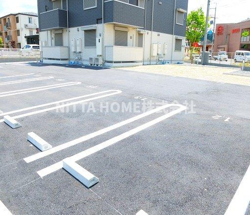 ヴェルデール・ヴィラの駐車場|敷地内に駐車場も完備★