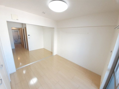 【内装】 | イーストヒル | 明るい色調の室内です