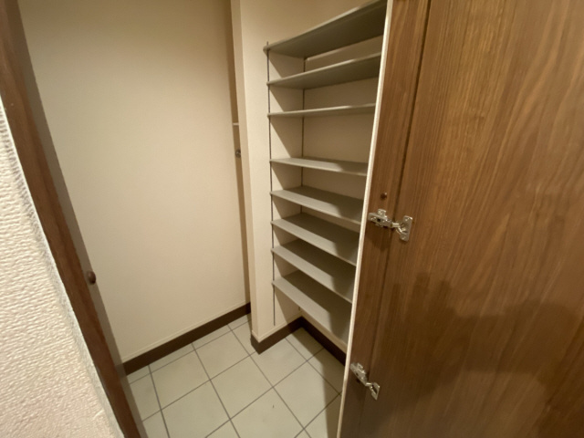 グレイスコート芦屋大原町の収納