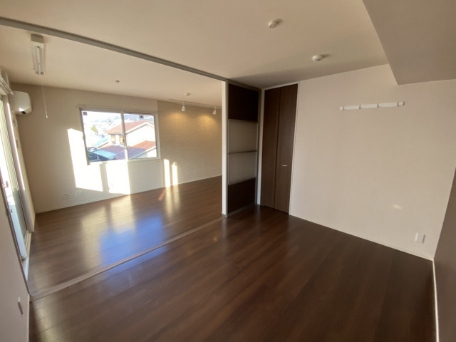 グレイスコート芦屋大原町の居間・リビング