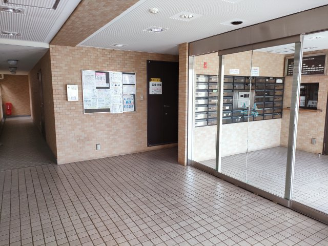ライオンズマンション西新小岩のエントランス