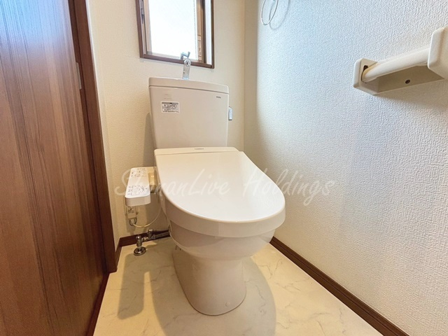 大和市上和田のアパートのトイレ