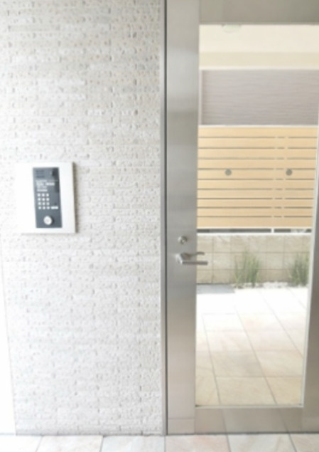 大山町ＹＫマンションのエントランス