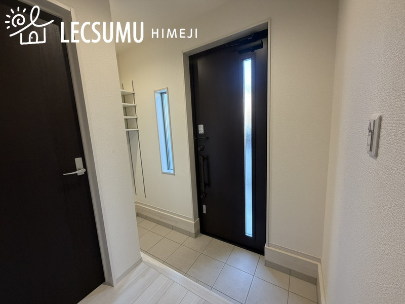 姫路市広畑区蒲田5丁目/中古戸建の玄関