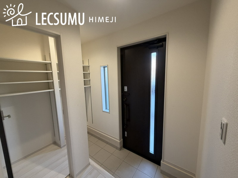姫路市広畑区蒲田5丁目/中古戸建の玄関