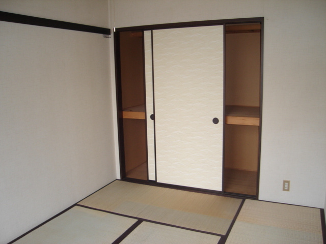 安井ハイツの和室