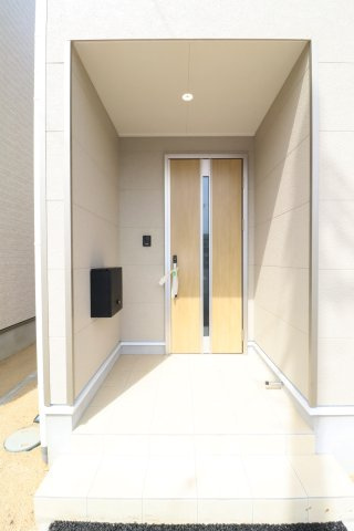 矢吹町一本木第6　　　4号棟　　　善郷小学校、矢吹中学区の玄関