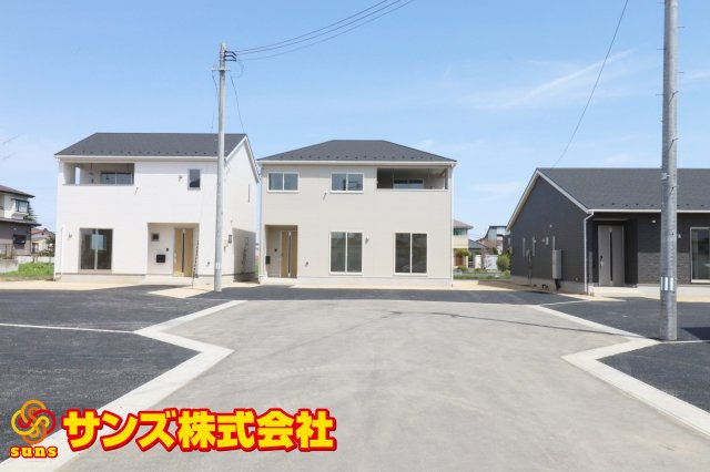 矢吹町一本木第6　　　4号棟　　　善郷小学校、矢吹中学区の外観|南側から見た駐車場を含む外観